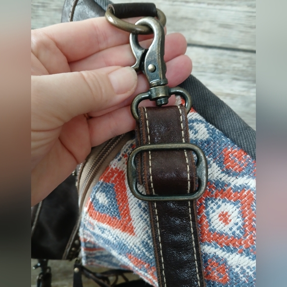 Geometric Patterned Myra bag, gray/blue/orange - Picture 6 of 9